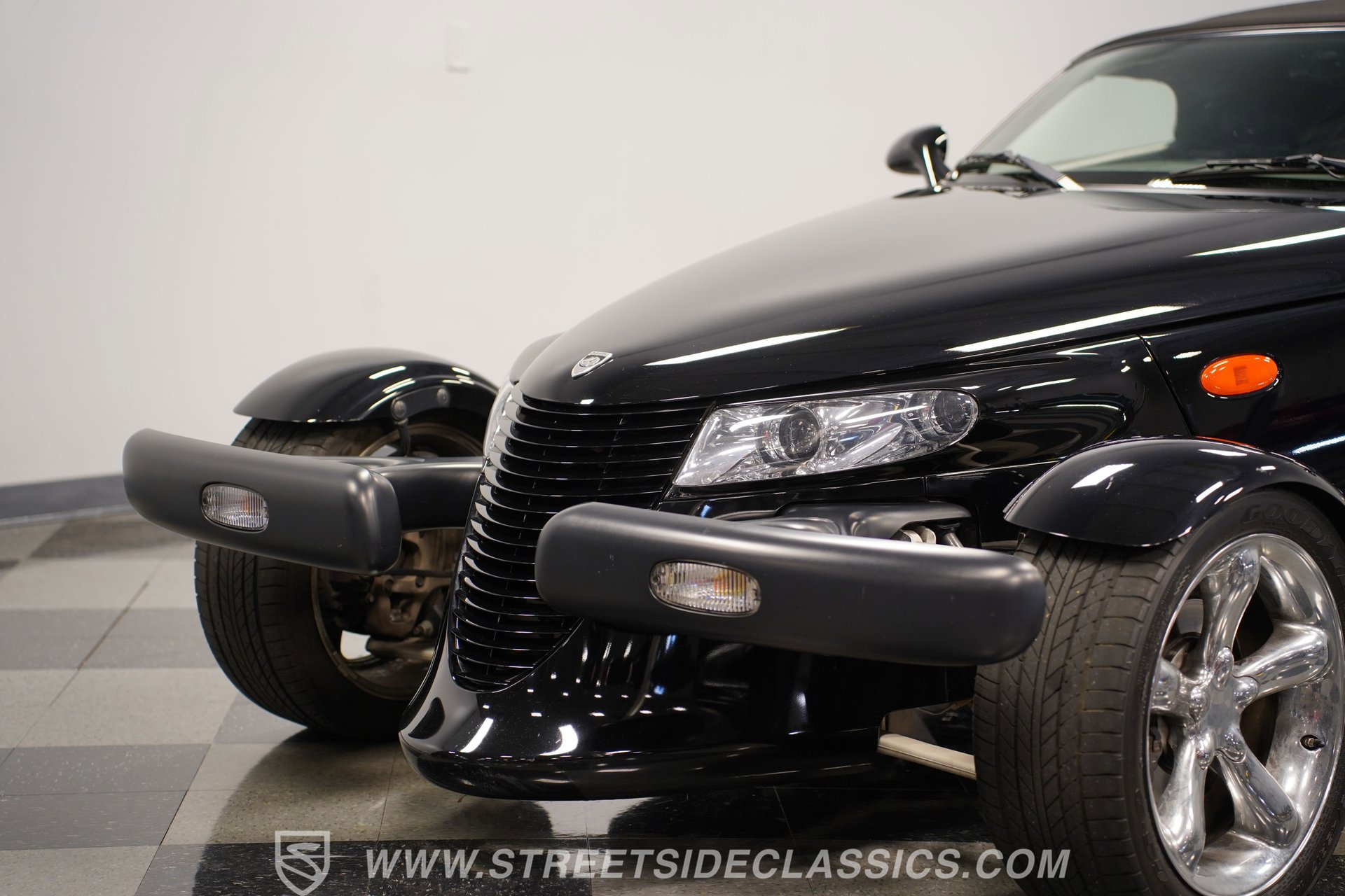 Used 2000 Plymouth Prowler image 19