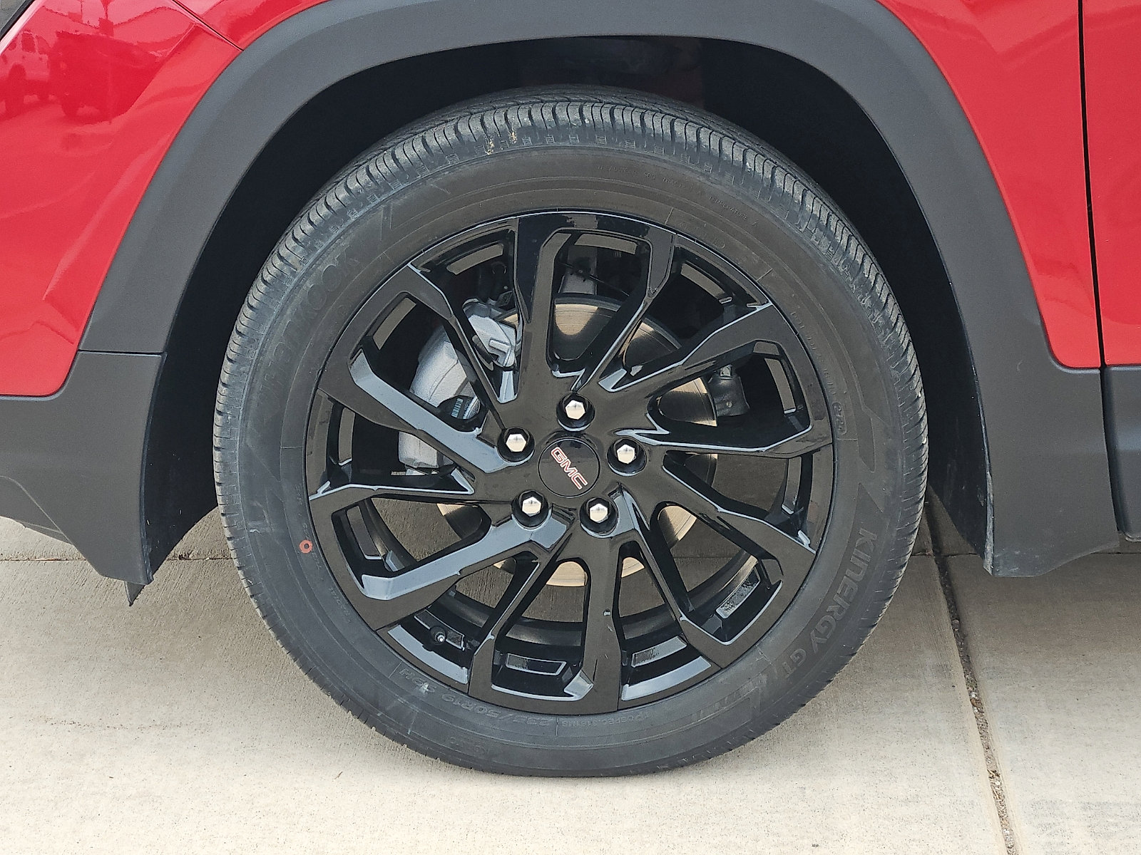 Used 2024 GMC Terrain SLT w/ Elevation Edition image 9