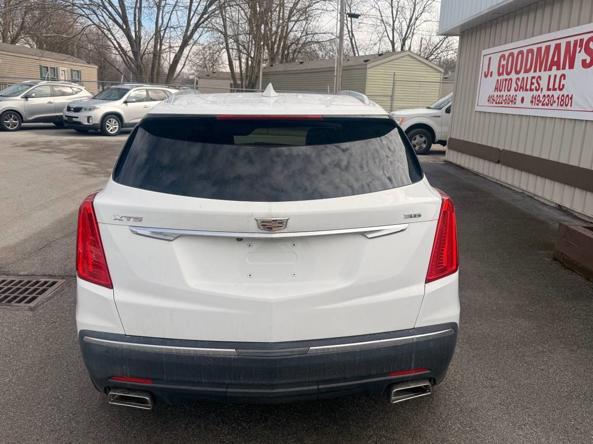 Used 2018 Cadillac XT5 Luxury w/ Driver Awareness Package image 6