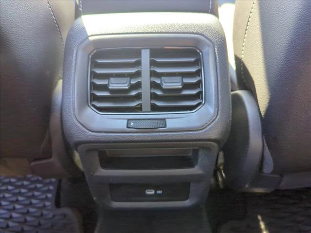 Used 2023 Volkswagen Taos SE w/ Panoramic Sunroof Package FWD image 19