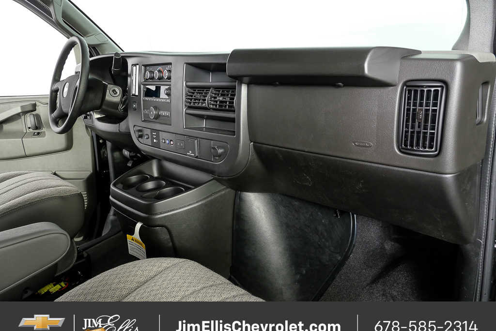 New 2025 Chevrolet Express 3500 LT w/ LT Preferred Equipment Group image 18