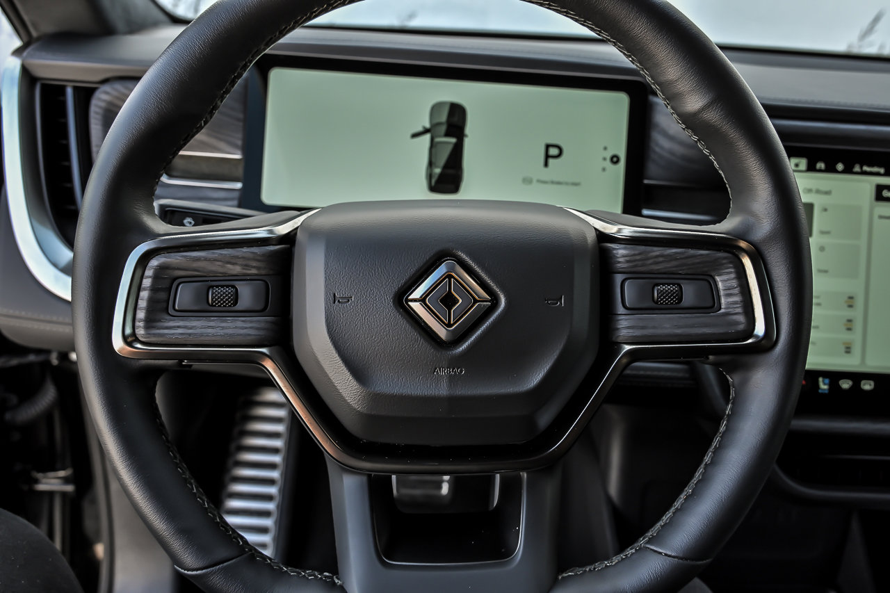 Used 2023 Rivian R1S Adventure AWD/4WD image 28