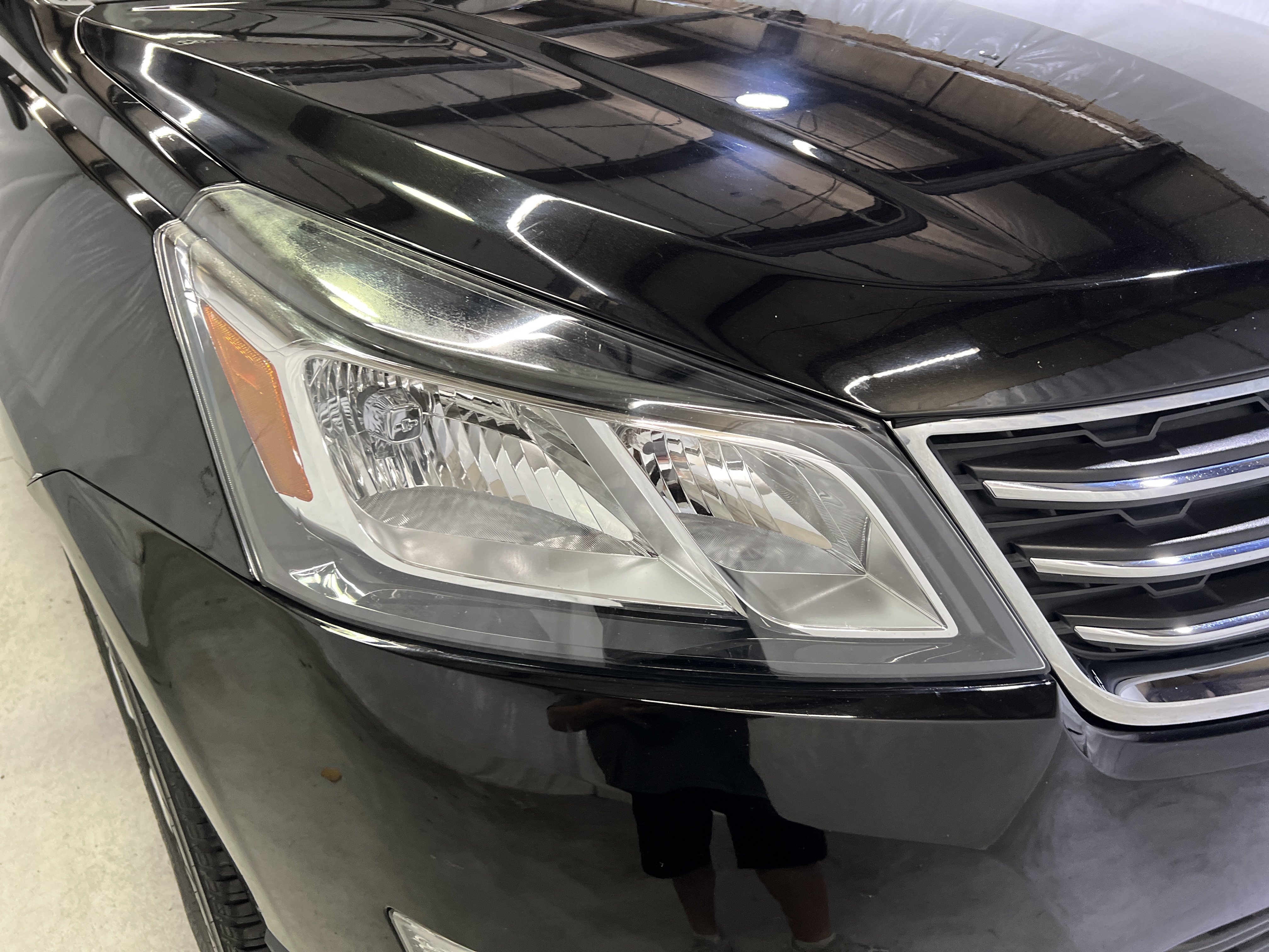 Used 2017 Chevrolet Traverse LT w/ Style and Technology Package FWD image 5