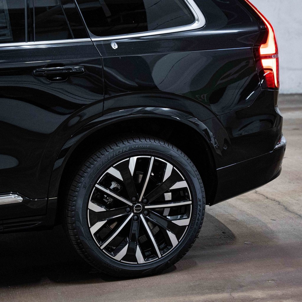 New 2026 Volvo XC90 T8 Plus image 4
