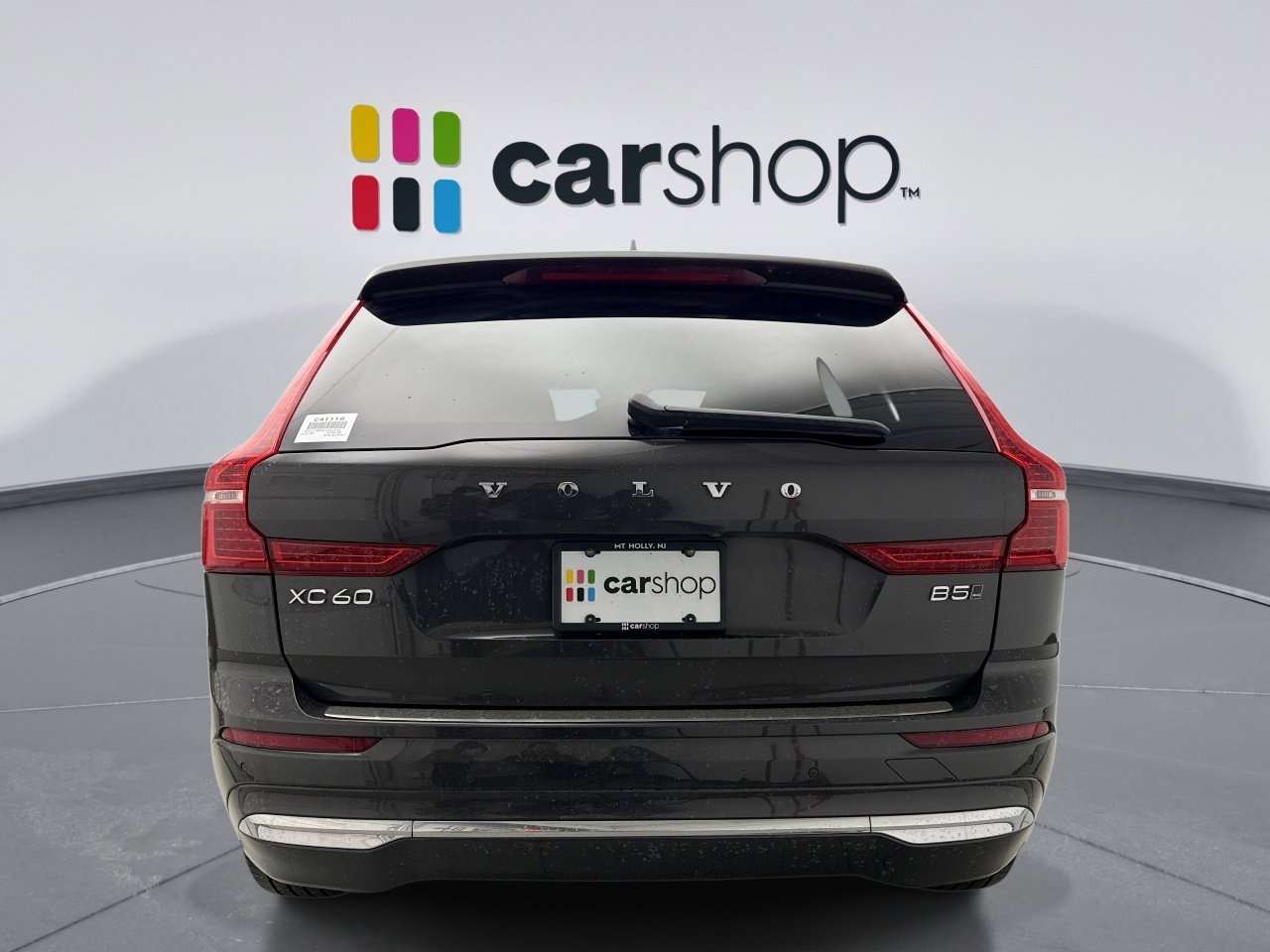 Used 2023 Volvo XC60 B5 Plus w/ Protection Package Premier image 4