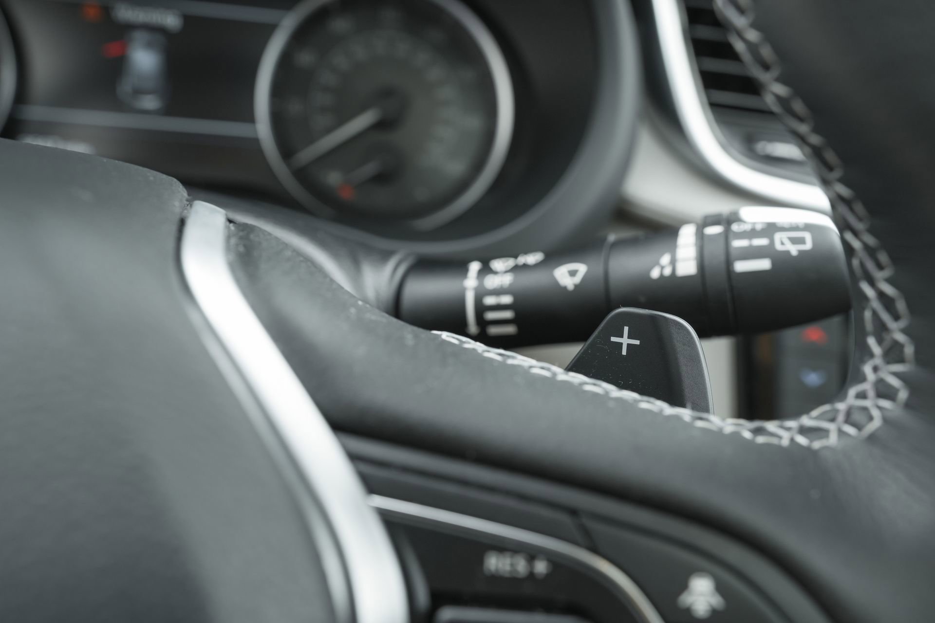 Used 2025 INFINITI QX50 Luxe image 16