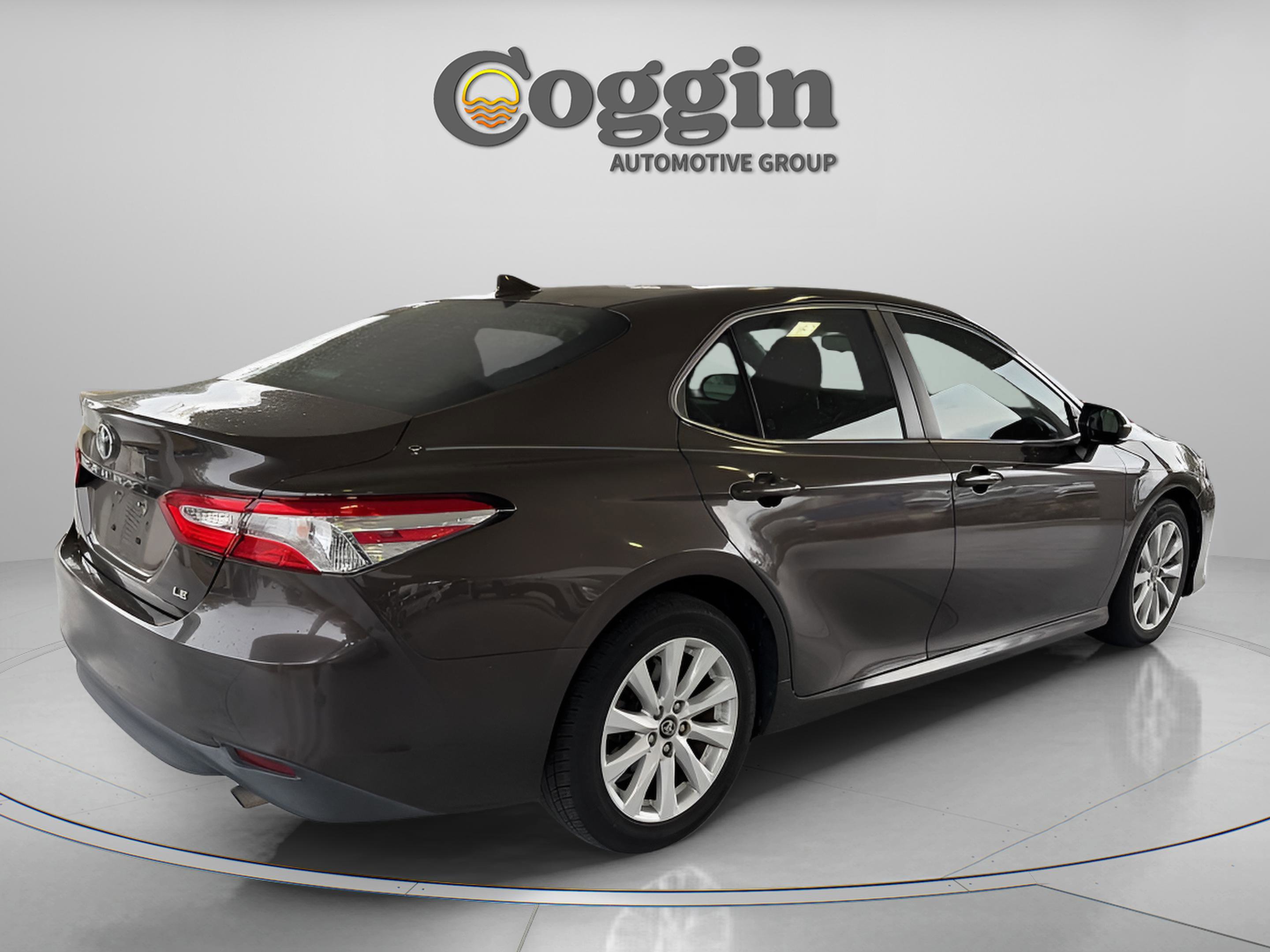 Used 2020 Toyota Camry LE image 6