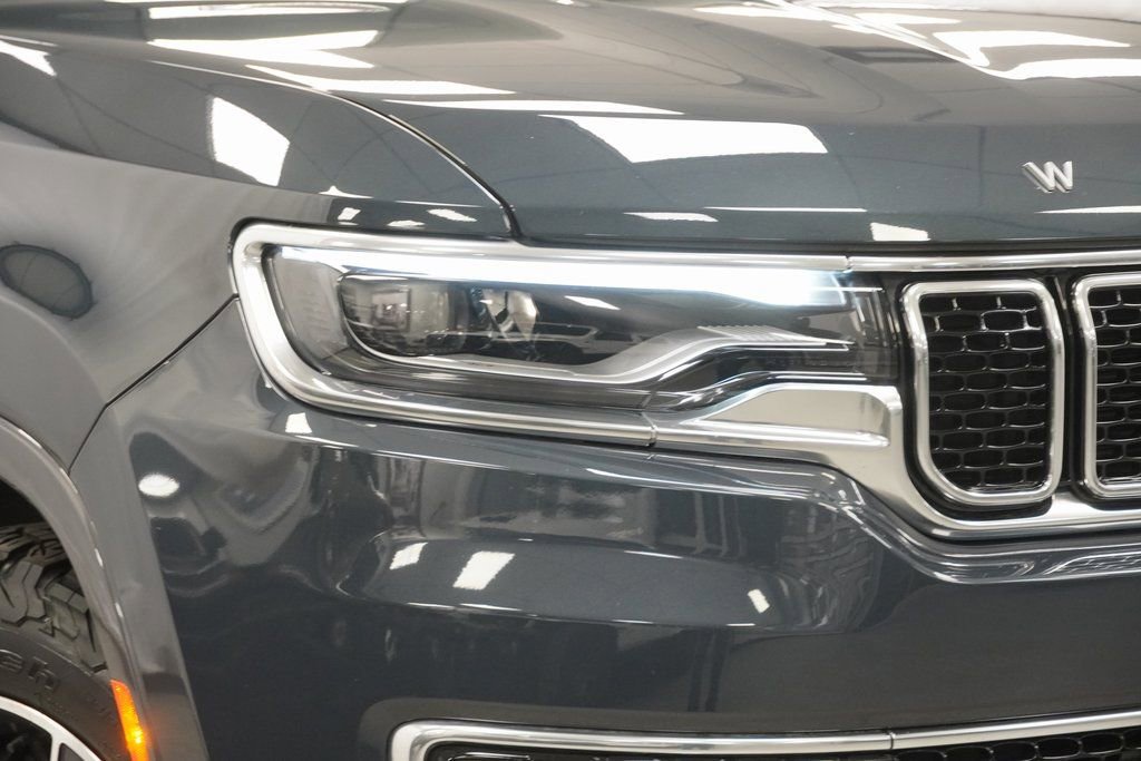 Certified 2022 Jeep Wagoneer Series III w/ Flexible Seating Group image 6