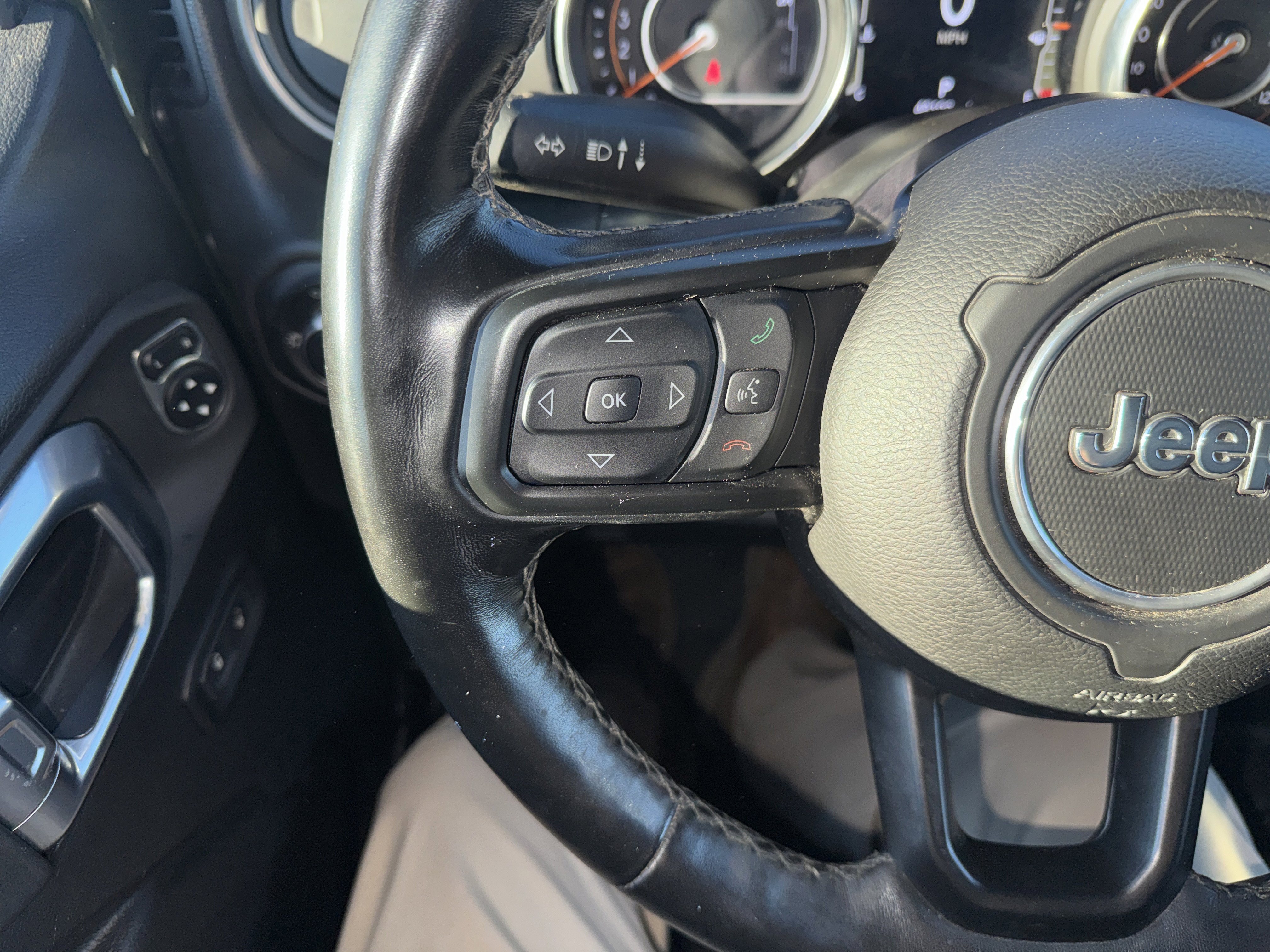 Used 2021 Jeep Gladiator Sport image 18