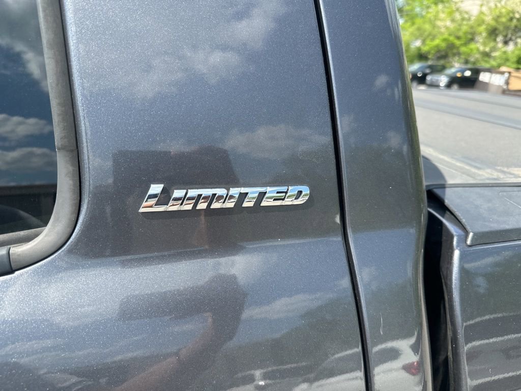 Used 2017 Toyota Tundra Limited w/ Limited Premium Package AWD/4WD image 16