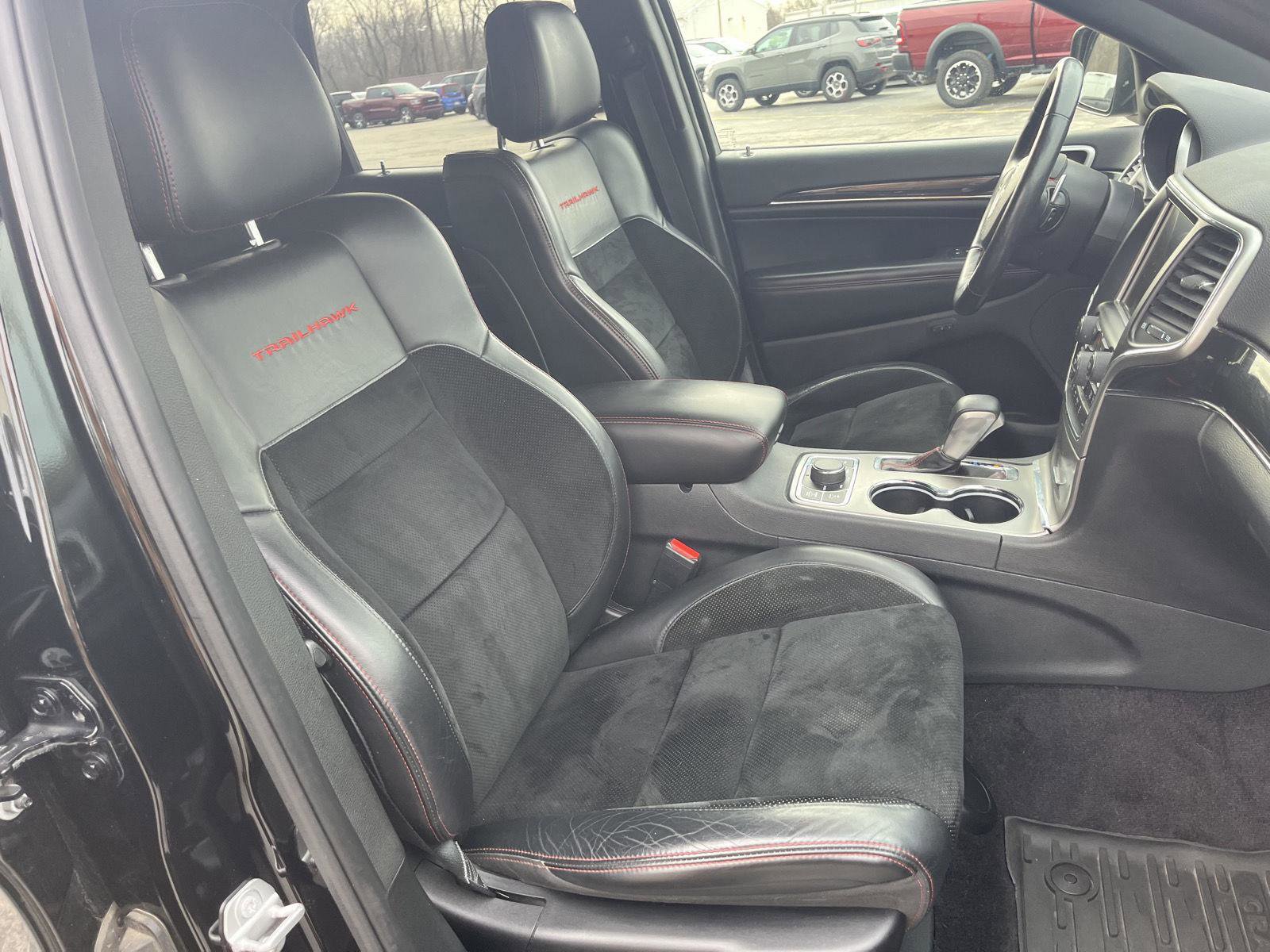 Used 2017 Jeep Grand Cherokee Trailhawk image 40
