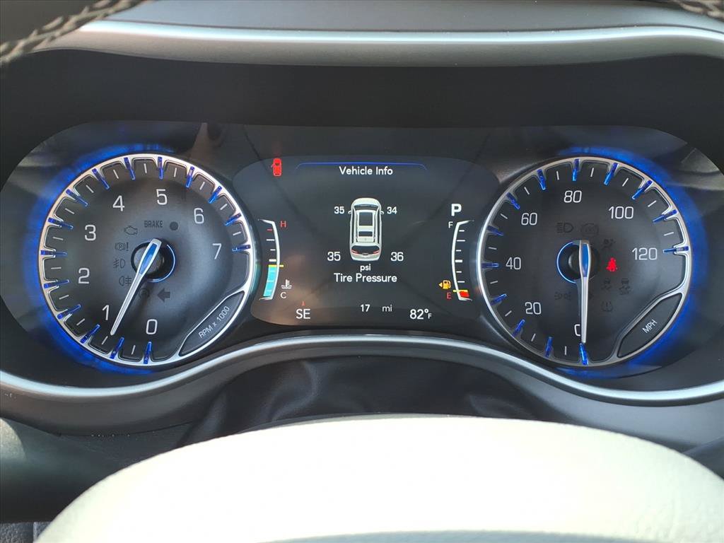 New 2027 Chrysler Pacifica Select FWD image 26