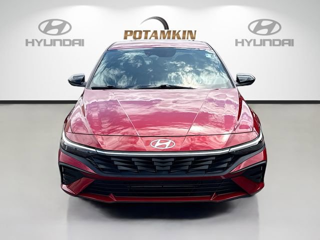 Certified 2025 Hyundai Elantra Sport FWD image 2