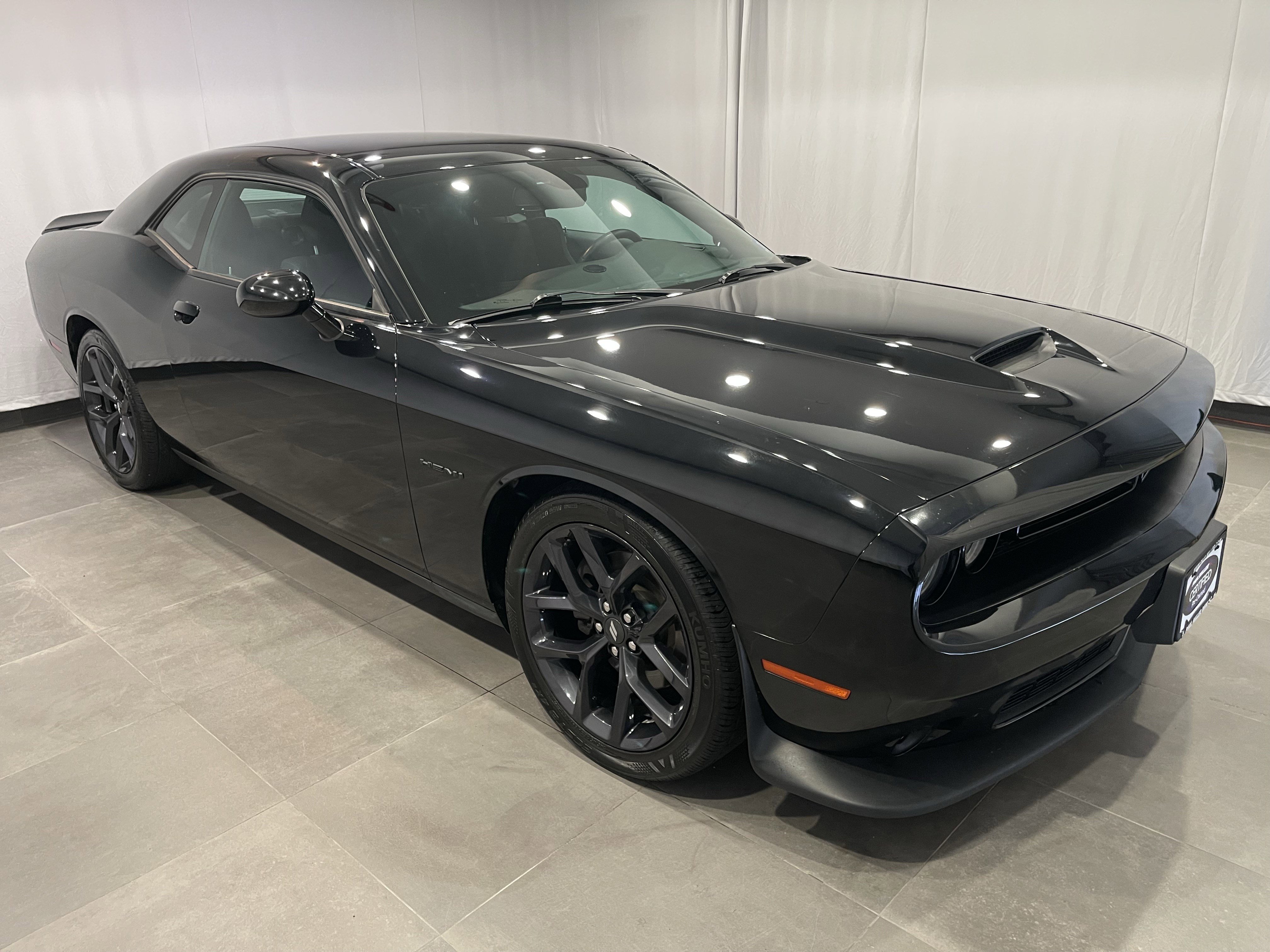 Used 2020 Dodge Challenger R/T w/ Blacktop Package RWD image 3
