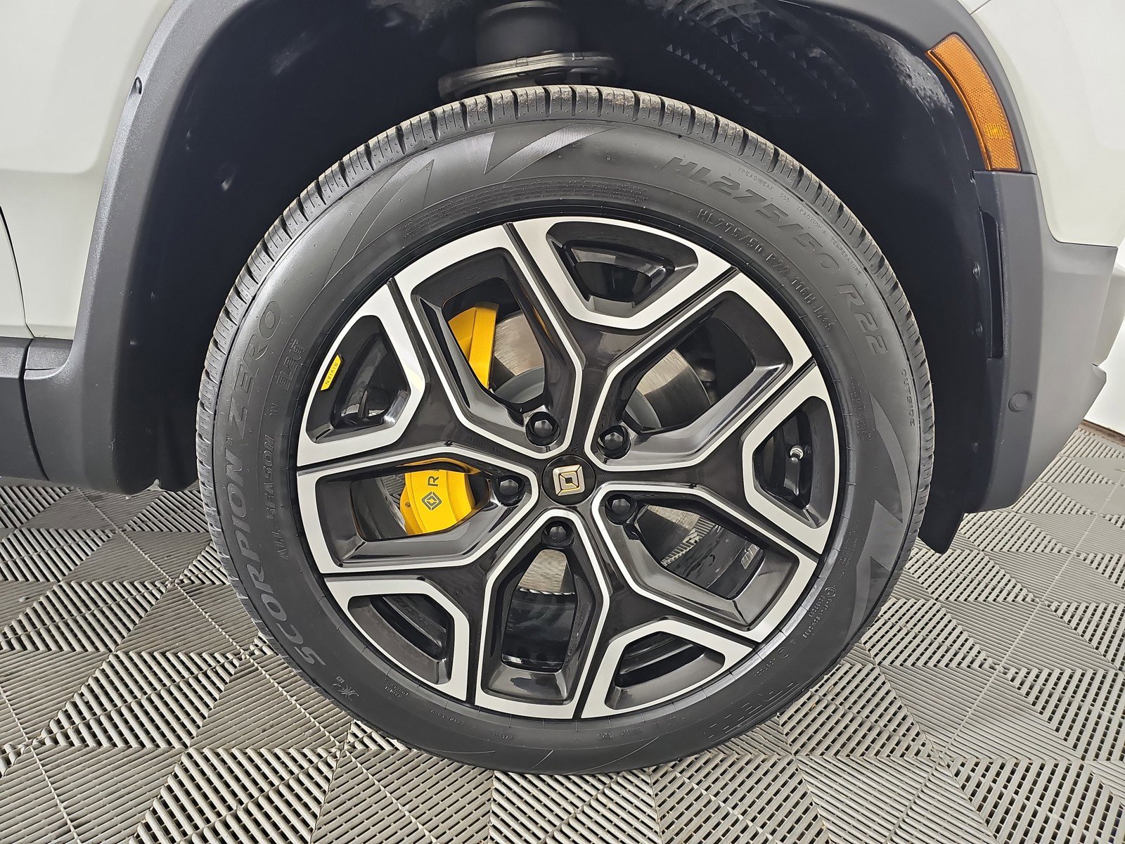 Used 2022 Rivian R1T Launch Edition image 12