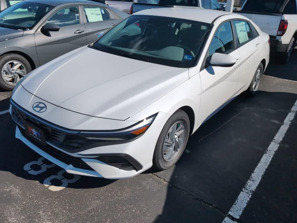 New 2026 Hyundai Elantra SE FWD image 10
