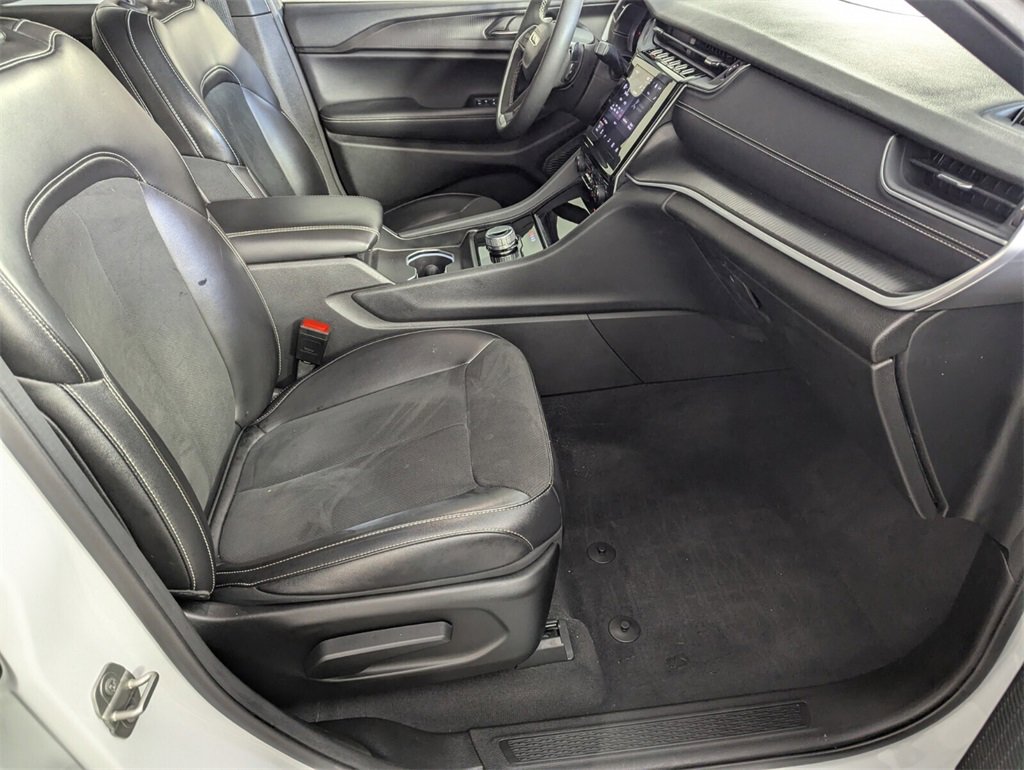 Certified 2024 Jeep Grand Cherokee L Altitude image 35