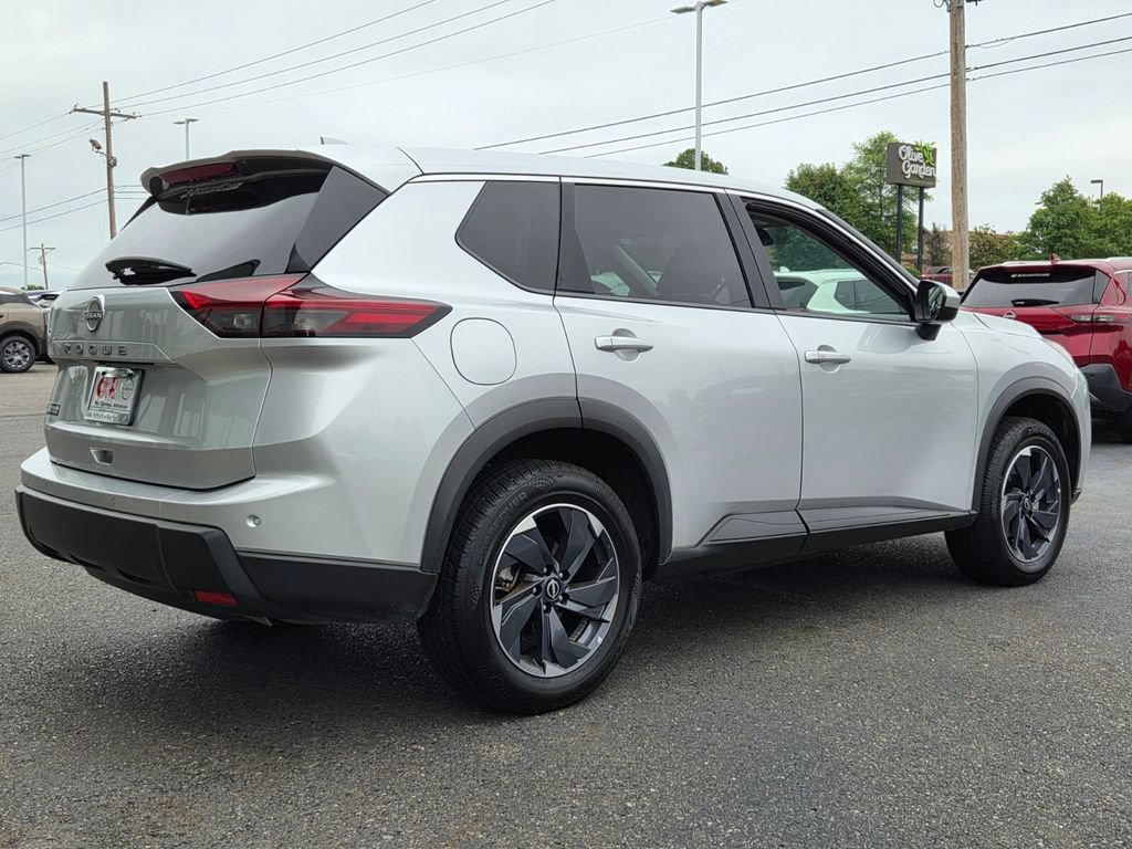 Used 2025 Nissan Rogue SV FWD image 6