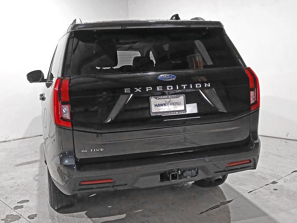 Used 2025 Ford Expedition Active AWD/4WD image 5