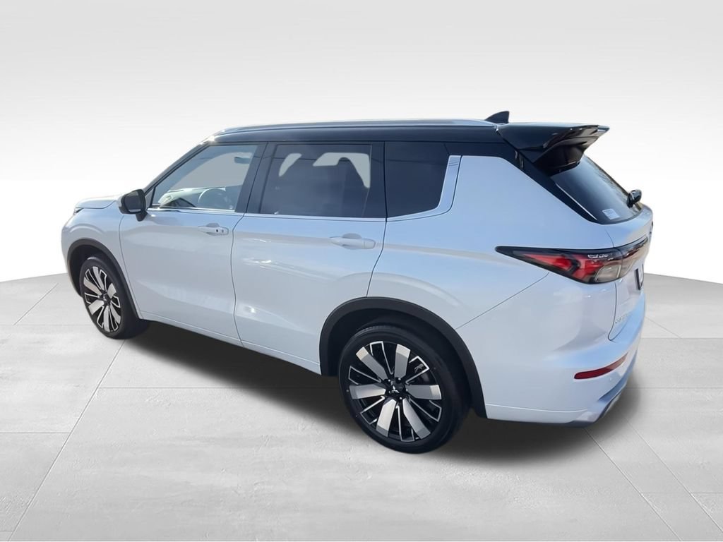 New 2026 Mitsubishi Outlander SEL FWD image 6