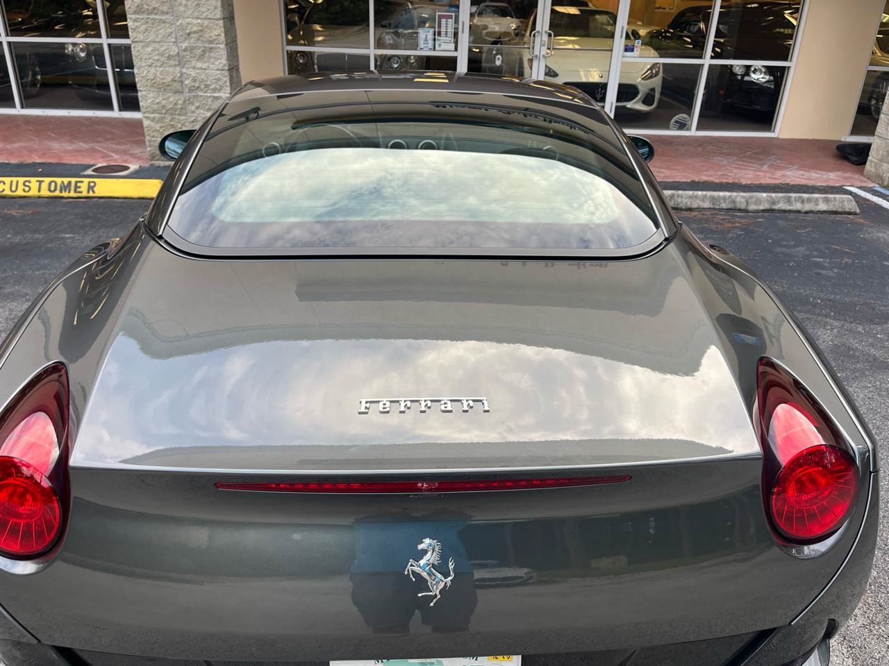 Used 2011 Ferrari California RWD image 21