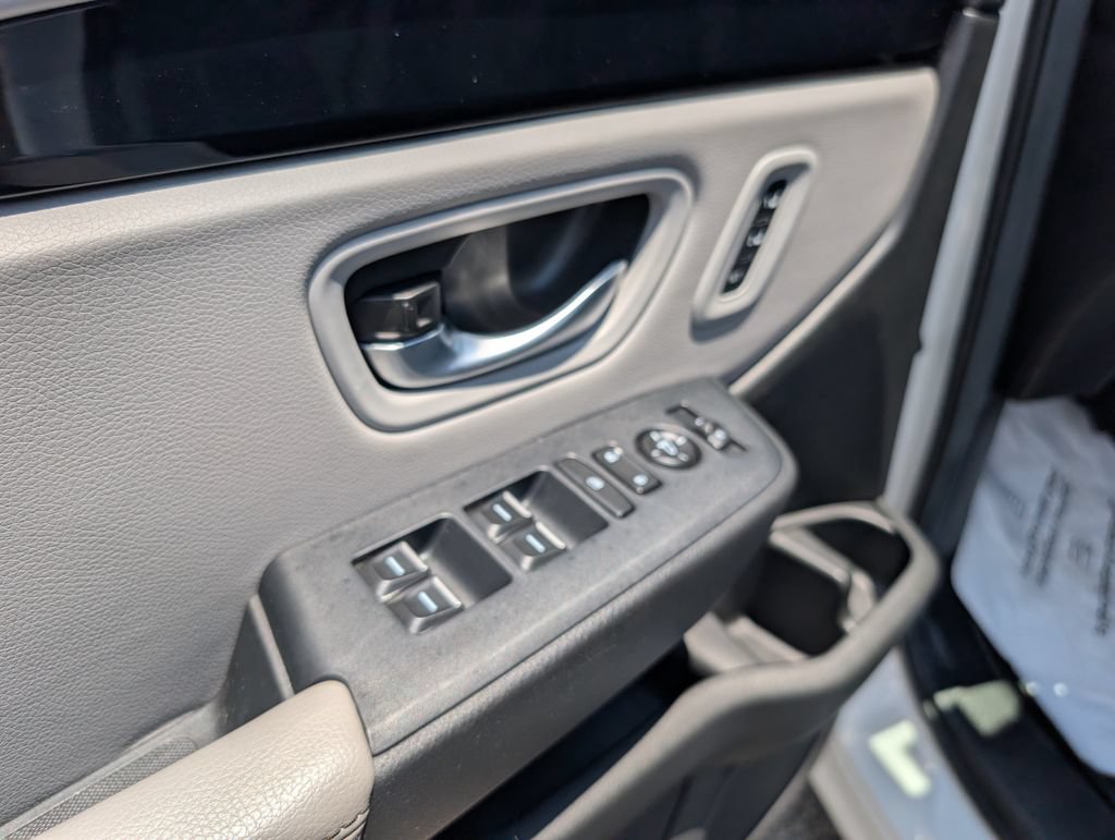 Used 2025 Honda Pilot Touring image 9
