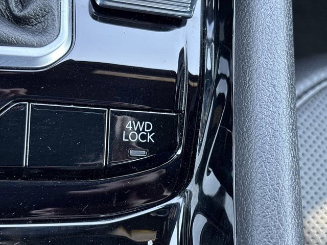 Used 2023 Jeep Compass High Altitude w/ Driver Assist Group I image 39