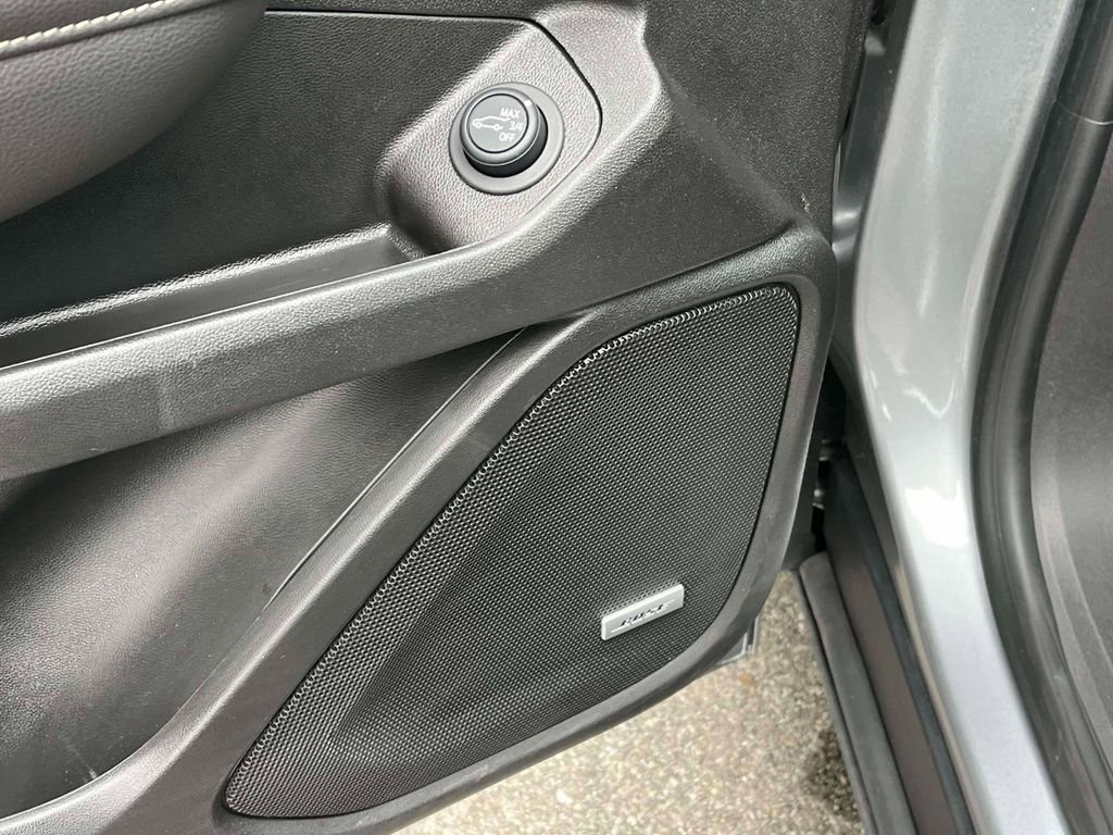 Used 2024 GMC Terrain Denali w/ Denali Premium Package image 27