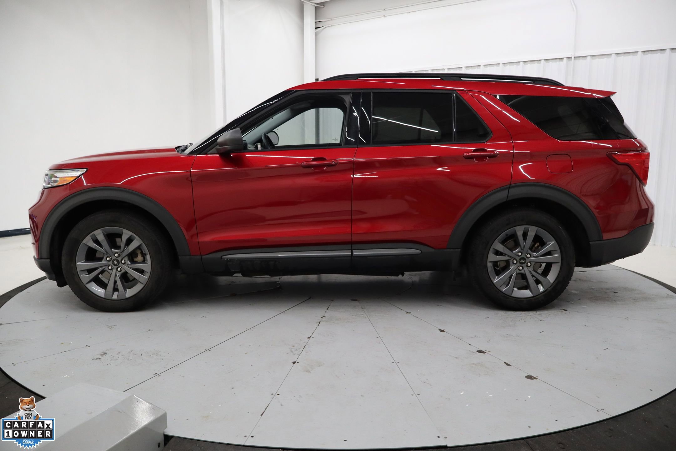 Used 2021 Ford Explorer XLT w/ Equipment Group 202A image 9