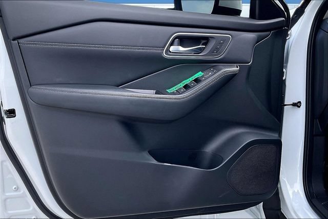 New 2026 Nissan Rogue Platinum w/ Platinum Premium Package AWD/4WD image 8