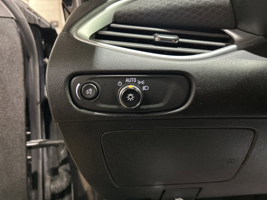 Used 2023 Chevrolet Malibu LT image 20