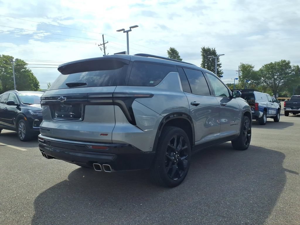 Used 2024 Chevrolet Traverse RS w/ LPO, Floor Liner Package AWD/4WD image 4