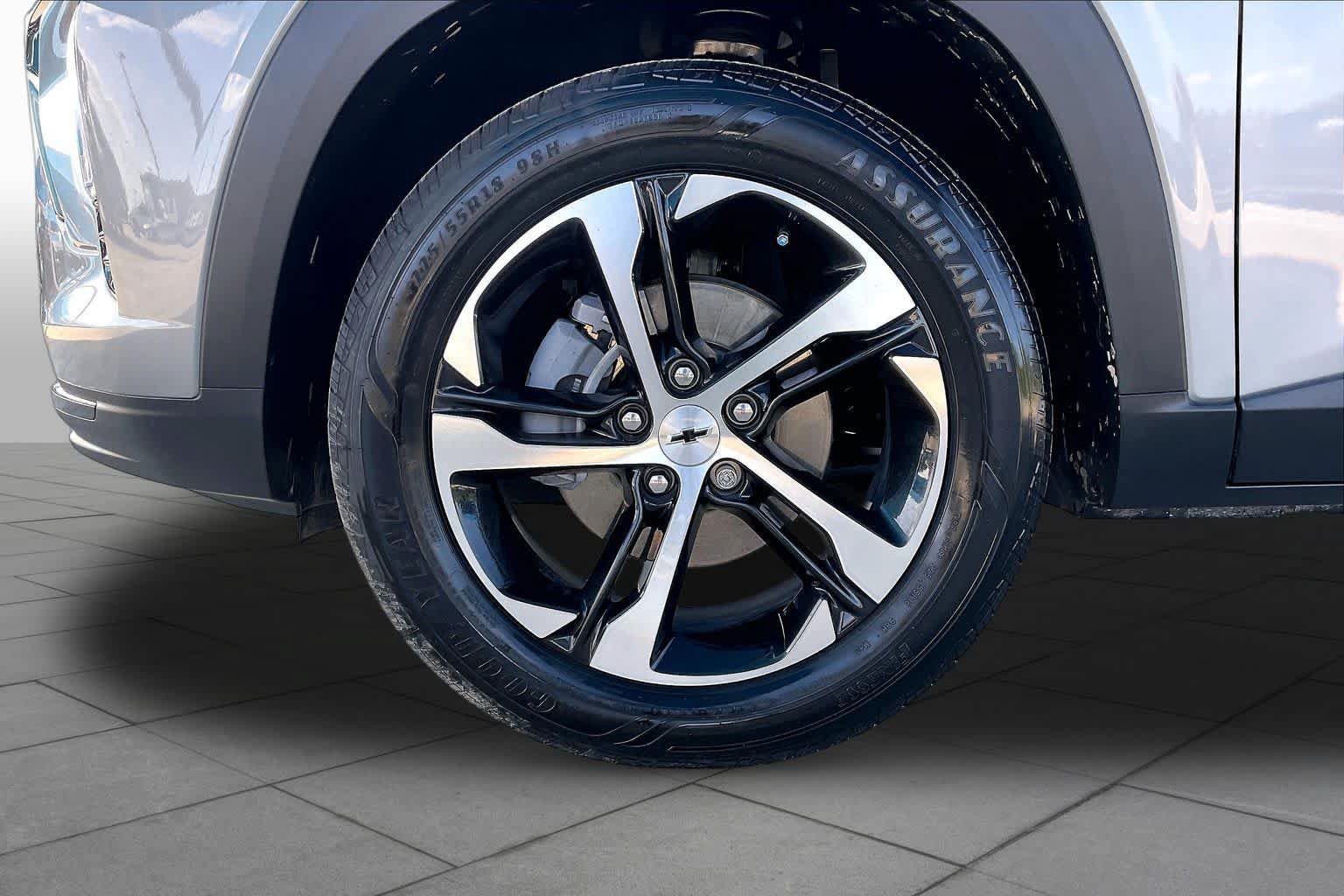 Used 2026 Chevrolet Trax RS w/ Sunroof Package FWD image 11