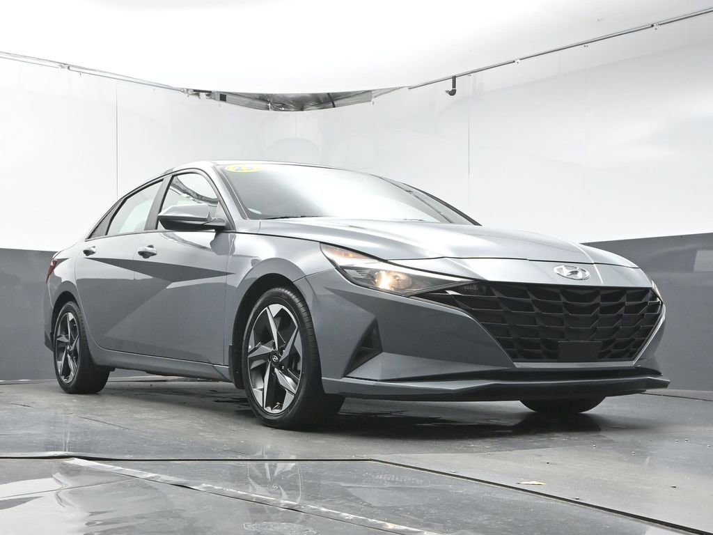 Used 2023 Hyundai Elantra SEL w/ Convenience Package image 30