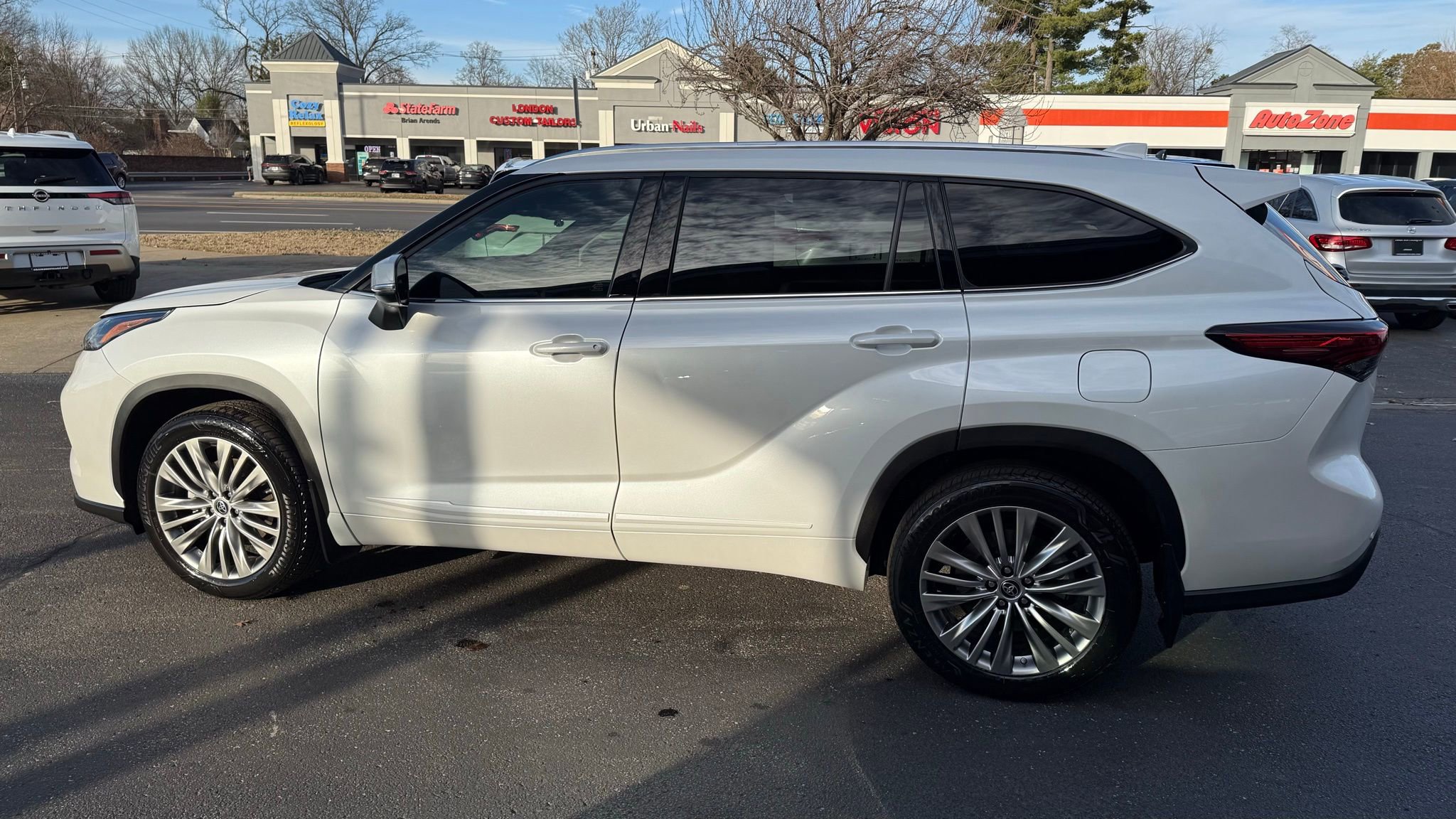 Used 2022 Toyota Highlander Platinum image 10