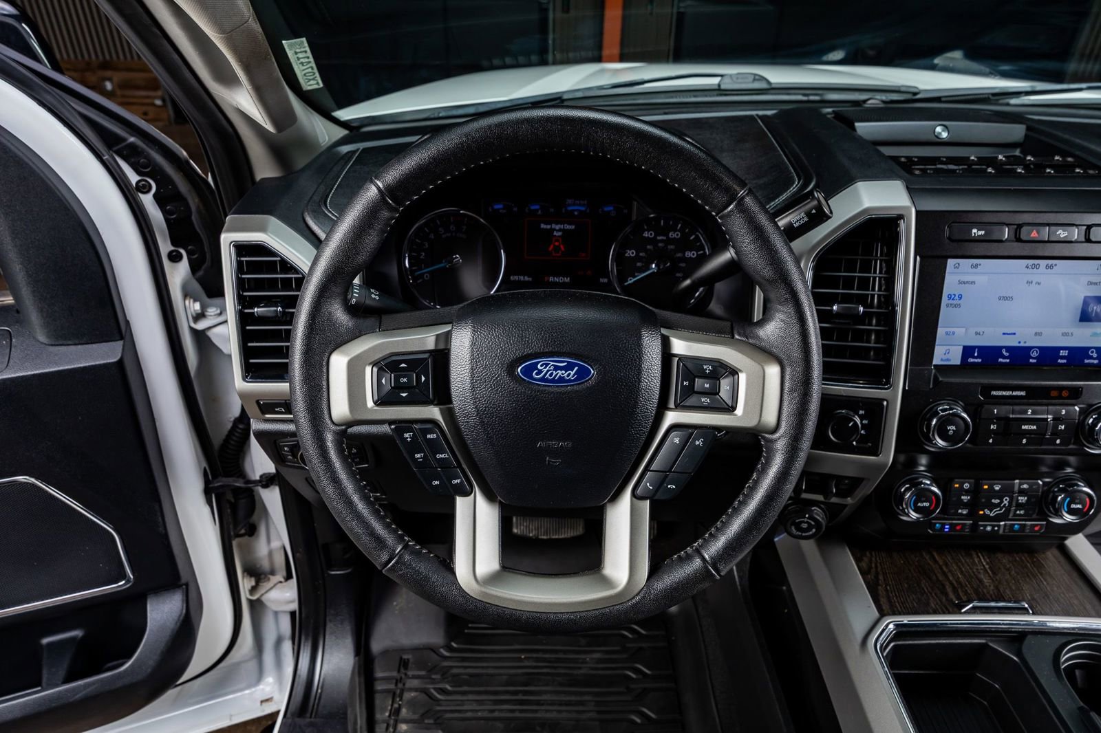 Used 2020 Ford F250 Lariat image 18