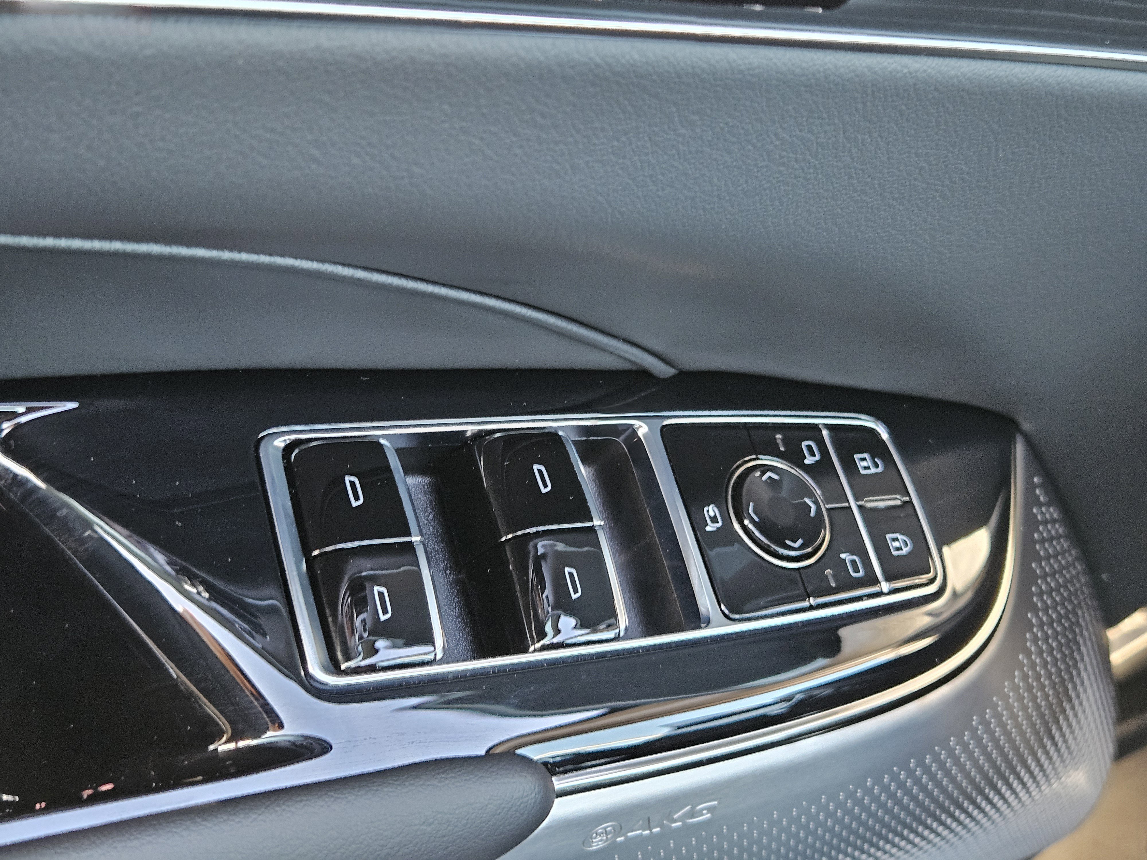 New 2026 Cadillac Lyriq V image 21