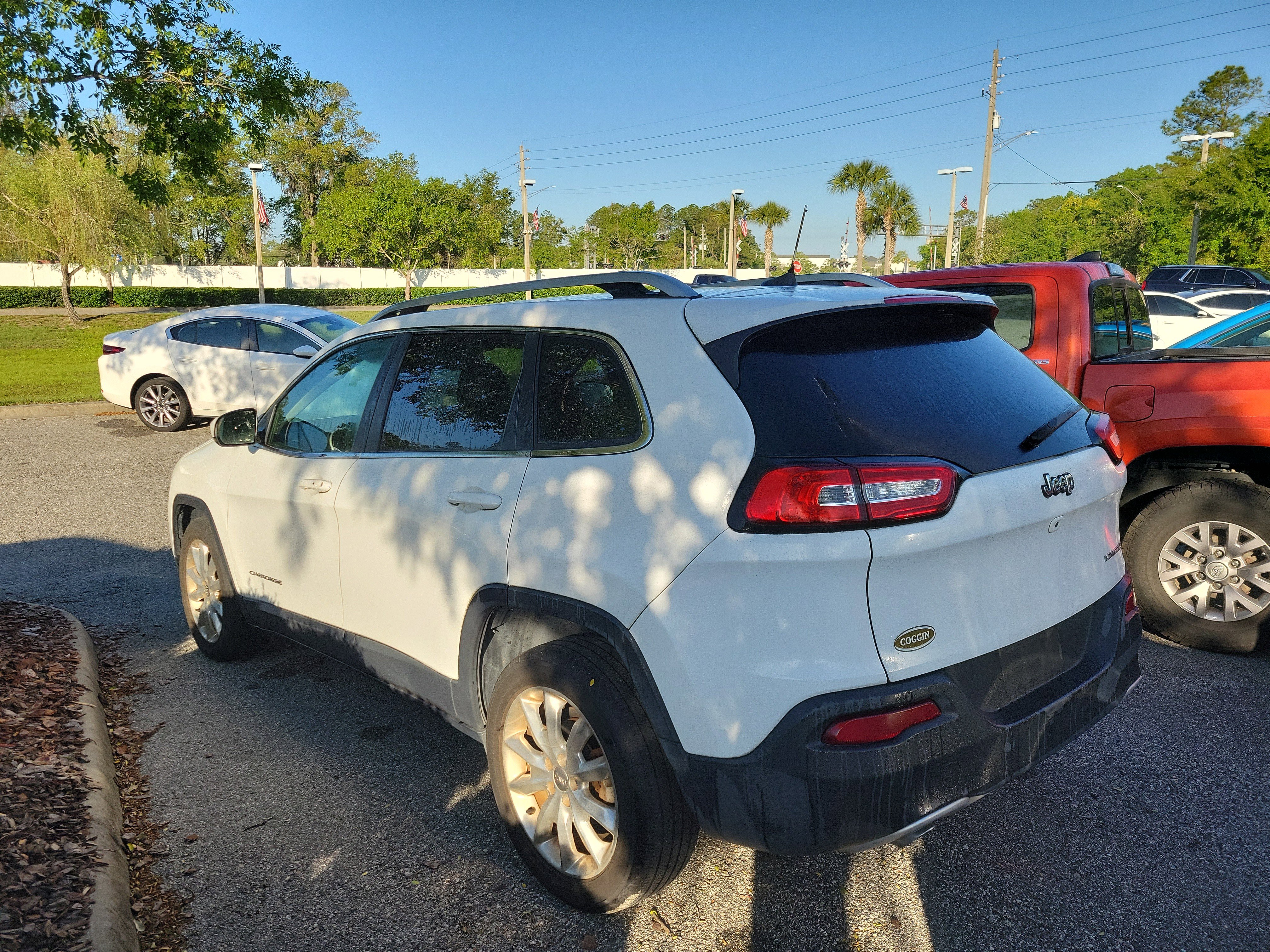 Used 2017 Jeep Cherokee Limited image 22