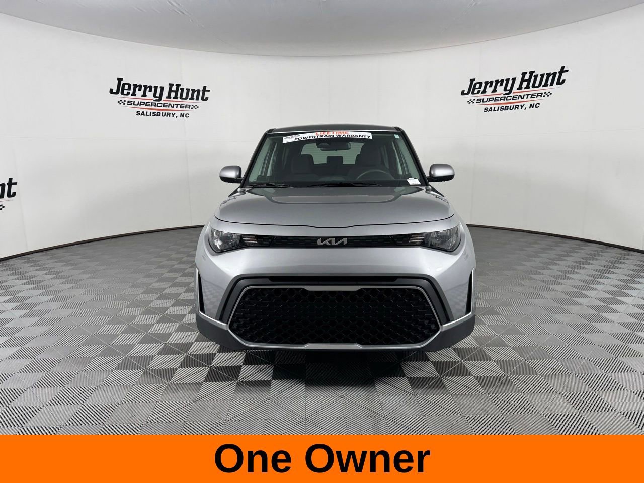 Used 2025 Kia Soul LX w/ LX Technology Package FWD image 5