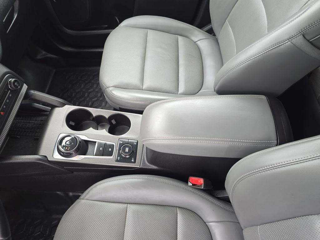 Used 2025 Ford Bronco Sport Badlands image 6
