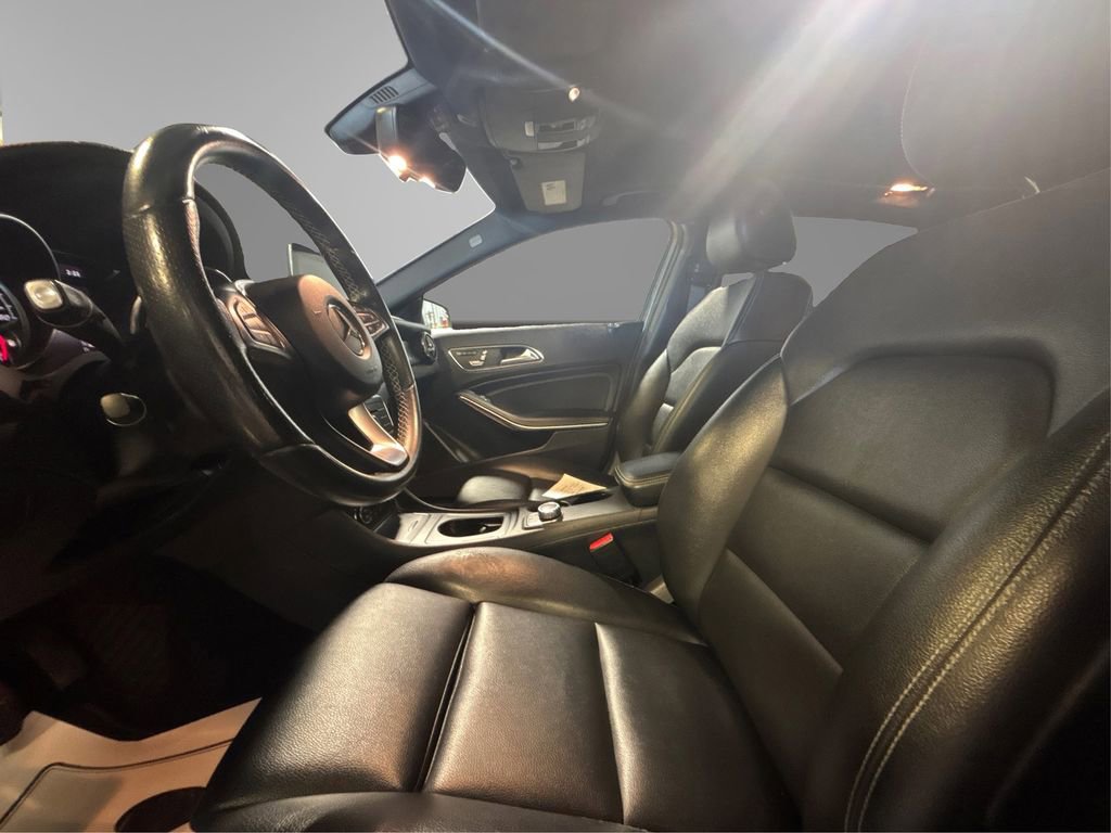 Used 2018 Mercedes-Benz GLA 250 4MATIC image 9