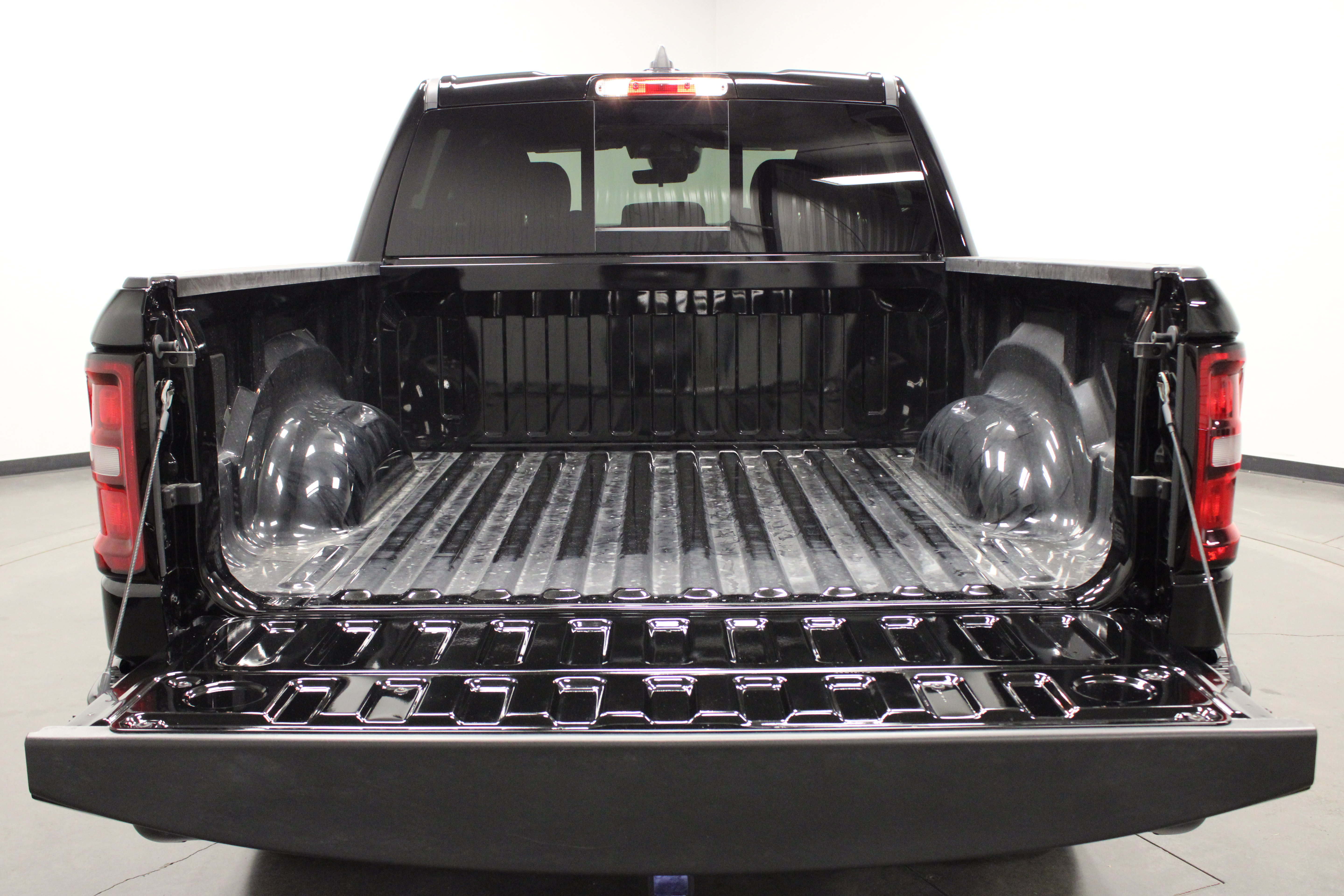 New 2027 RAM 1500 Express AWD/4WD image 14