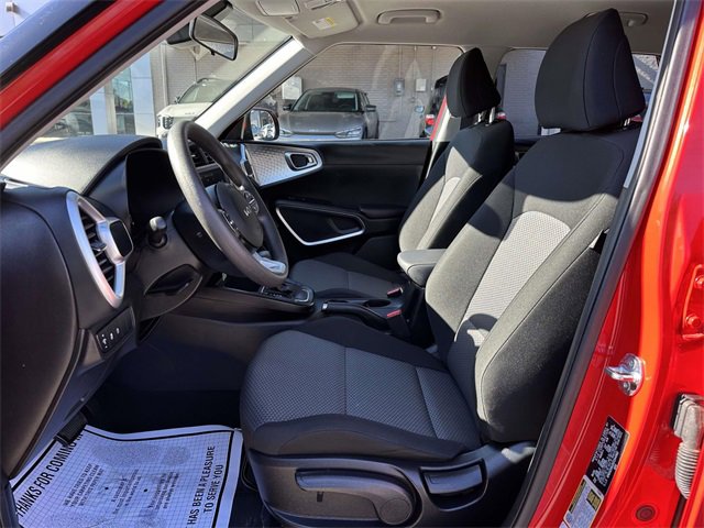 Certified 2025 Kia Soul LX w/ Option Group 015 image 14