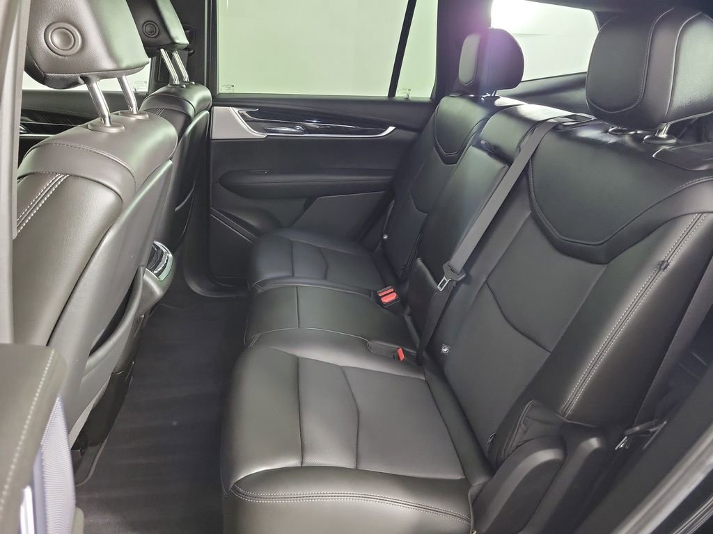 Used 2023 Cadillac XT6 Premium Luxury w/ Technology Package FWD image 12
