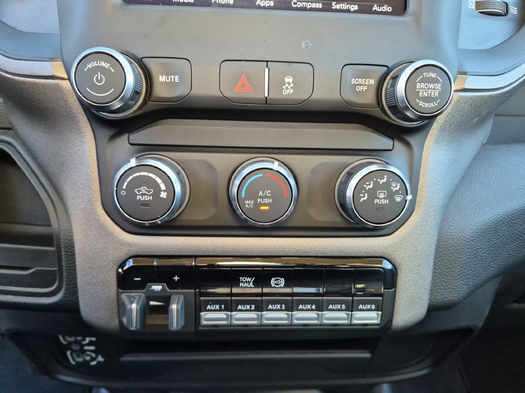 Used 2020 RAM 3500 Tradesman w/ Chrome Appearance Group AWD/4WD image 22