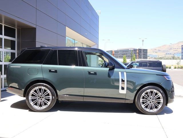 Certified 2025 Land Rover Range Rover SV AWD/4WD image 5