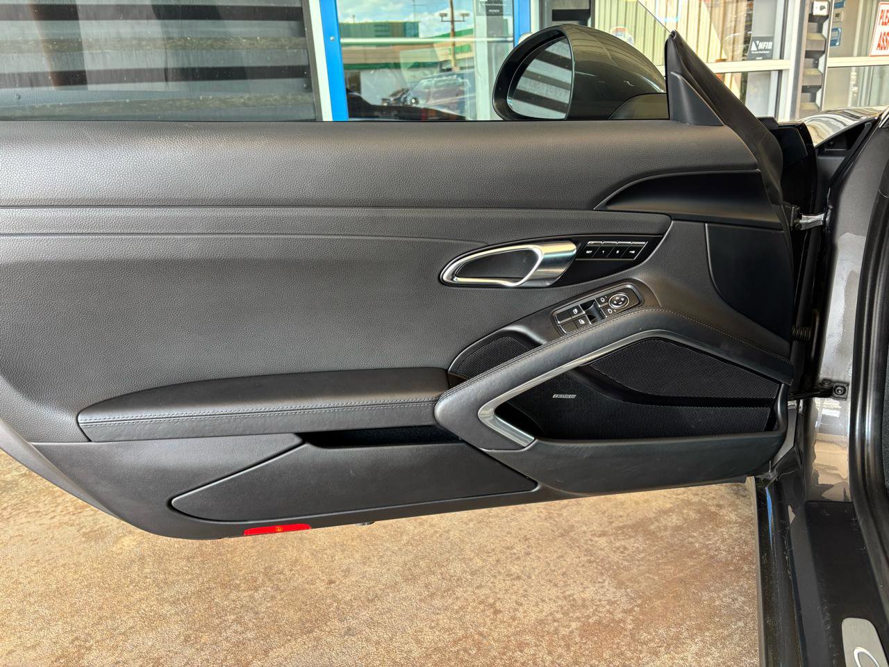 Used 2018 Porsche 911 Carrera image 25