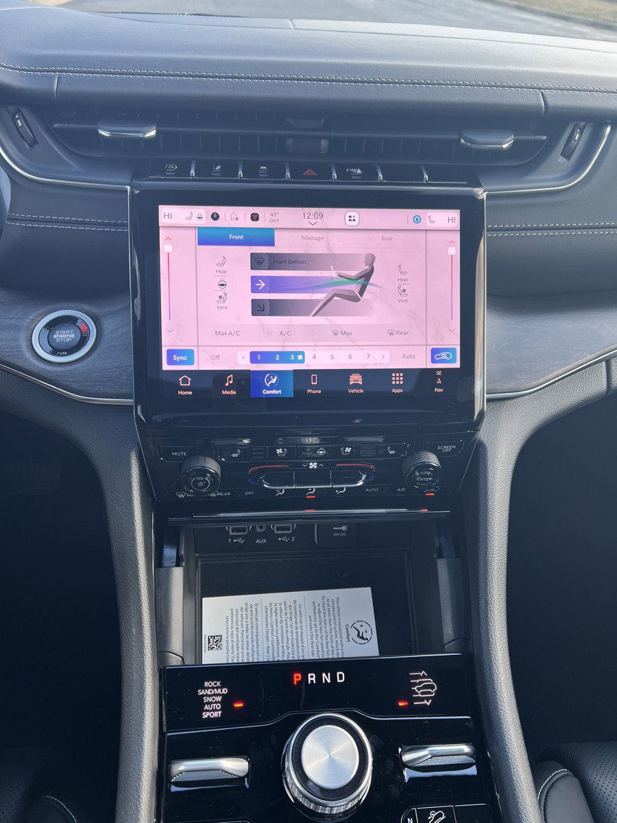 New 2025 Jeep Grand Cherokee L Overland w/ Luxury Tech Group IV image 27