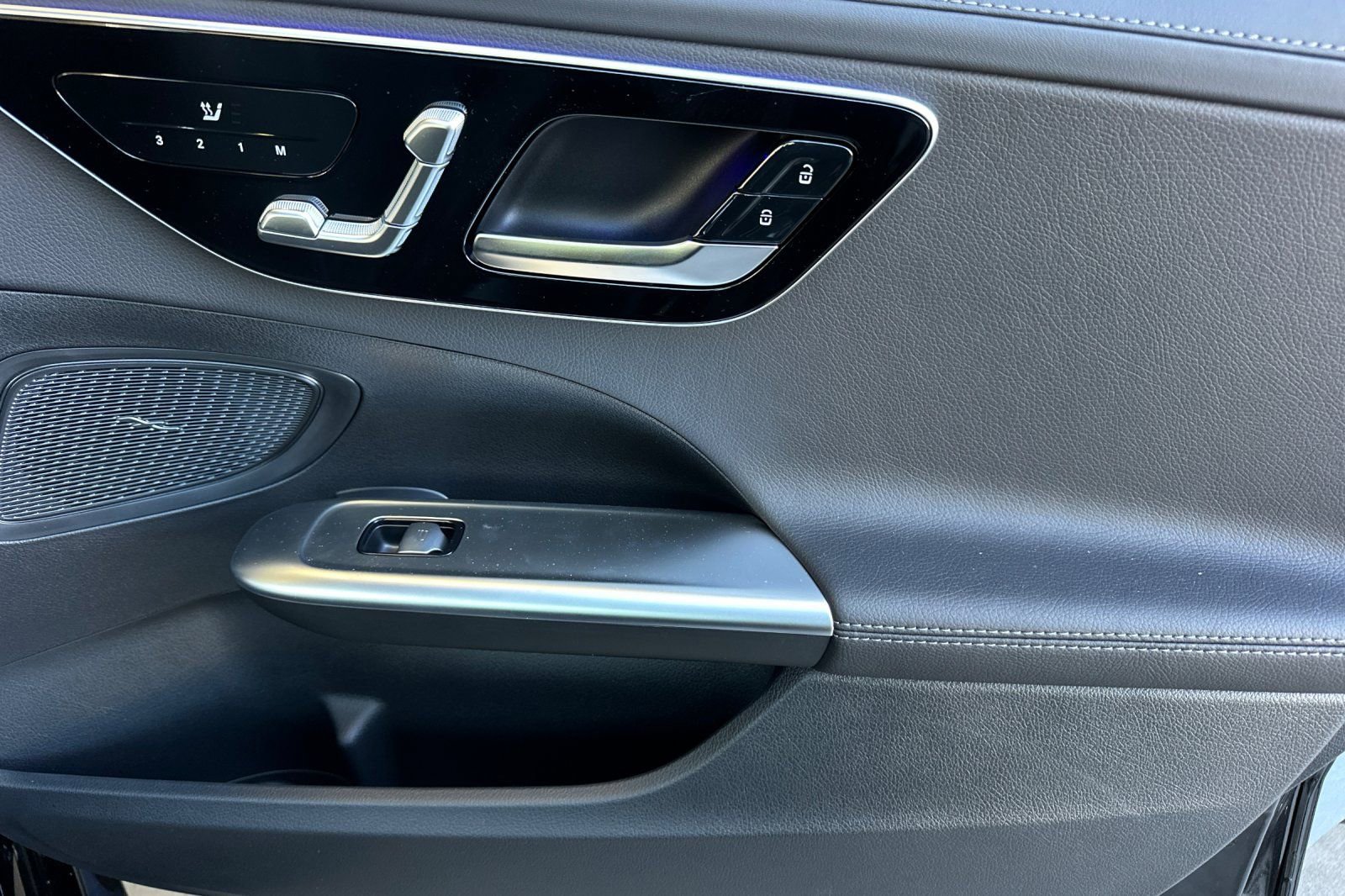 New 2025 Mercedes-Benz C 300 4MATIC Sedan image 33