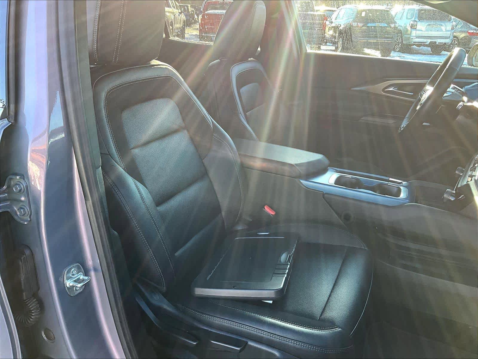 Used 2025 Chevrolet Equinox EV LT w/ Convenience Package FWD image 21